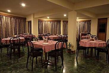 هتل La Flora Amberley Resort