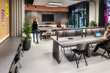 هتل The Social Hub Amsterdam City