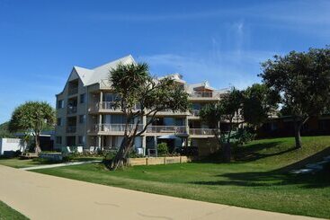 아파트 Sanctuary Beach Resort