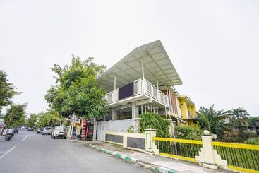 ホテル Spot On 92114 Homestay Riverside Duko