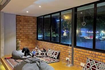 Arch Dormitorio Cenang Hostel