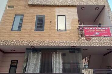 هتل Oyo 90454  Stay Point