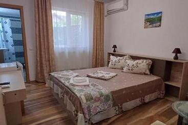 پانسیون Casa Ella