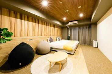 Takuto Hotel Osaka Shinsaibashi