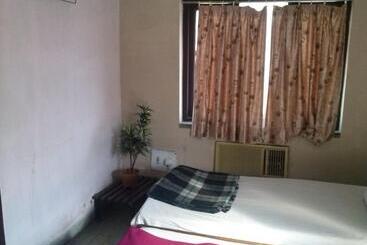 مسافرخانه Capital Guest House