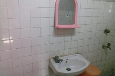 مسافرخانه Capital Guest House