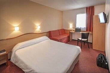 Brit Hotel Confort Montauban