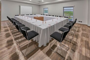 هتل City Express Suites By Marriott Cabo San Lucas