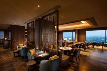هتل Conrad Pune By Hilton