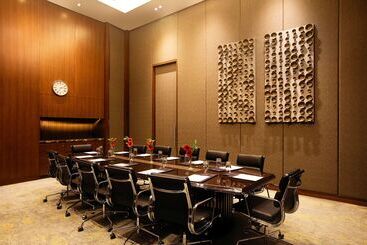 هتل Conrad Pune By Hilton