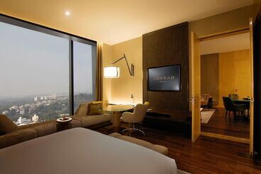 هتل Conrad Pune By Hilton