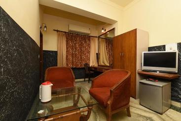 هتل Oyo Rooms Jangpura Post Office