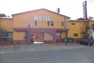 هتل San Juan Inn