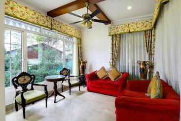 هتل Summit Barsana Resort & Spa