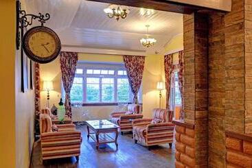 هتل Summit Barsana Resort & Spa