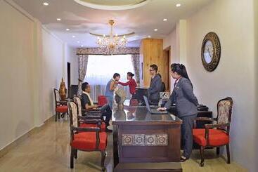 هتل Summit Barsana Resort & Spa