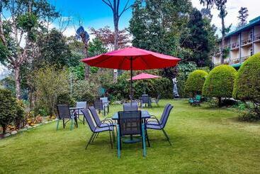 هتل Summit Barsana Resort & Spa