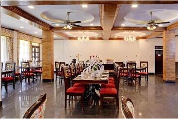 هتل Summit Barsana Resort & Spa