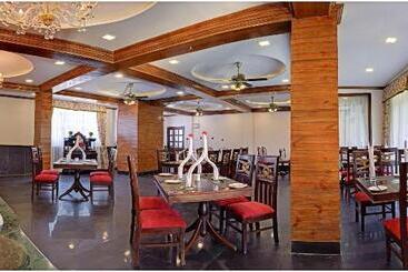 هتل Summit Barsana Resort & Spa