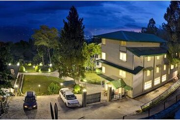 هتل Summit Barsana Resort & Spa