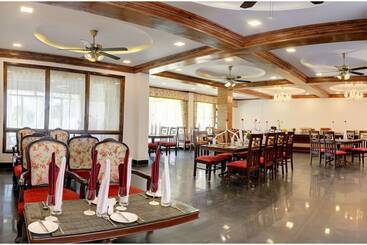 هتل Summit Barsana Resort & Spa