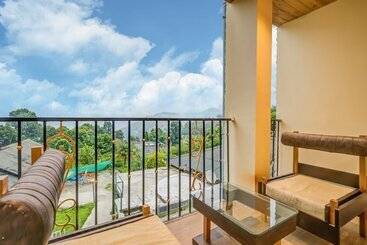 هتل Summit Barsana Resort & Spa