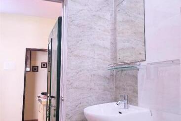 پانسیون Monte Villa Guest House