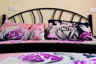 پانسیون Monte Villa Guest House