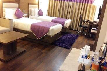 Pride Biznotel Vadodara
