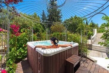 Villa Small Paradise