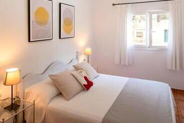 Apartamentos El Pino  Formentera Break - Es Calo
