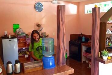 ユースホステル Yaxche Centro Hostal Y Camping