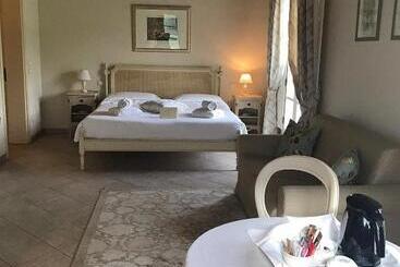 هتل Borgo Conde Wine Resort