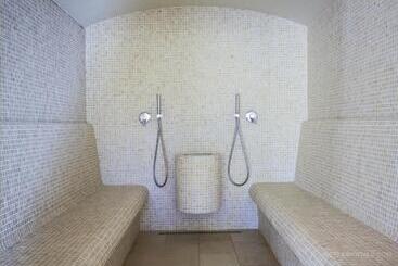 هتل Borgo Conde Wine Resort