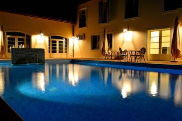 هتل Borgo Conde Wine Resort