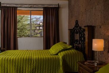 هتل Cascada Inn