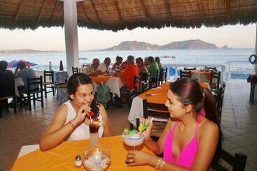 هتل Club Nautico El Dorado