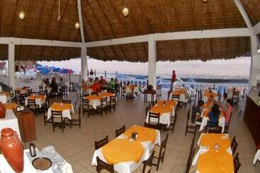 هتل Club Nautico El Dorado