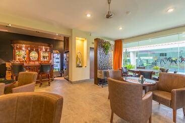 هتل Ecce Inn & Spa