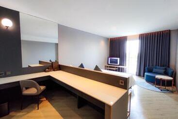 هتل Golden City Rayong