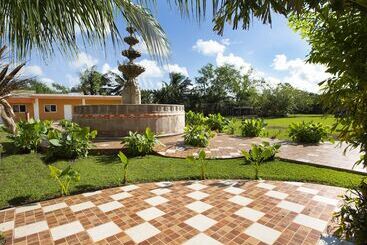 هتل Hacienda Ixtlan