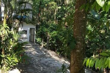هتل La Quinta Avenida