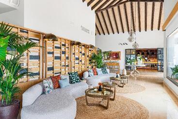 هتل Las Terrazas de Abama Suites