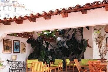 هتل Los Arcos