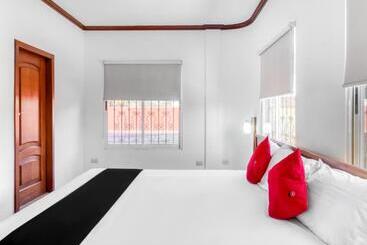 Monte Salerno Hotel & Suites
