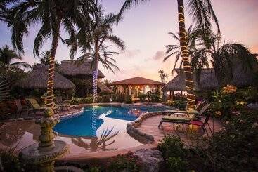 هتل Present Moment Retreat