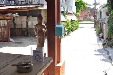 هتل The Sixty At Ayutthaya