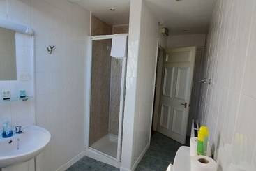 پانسیون Diamonds Guest House