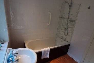 پانسیون Diamonds Guest House