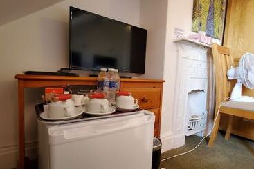 پانسیون Diamonds Guest House